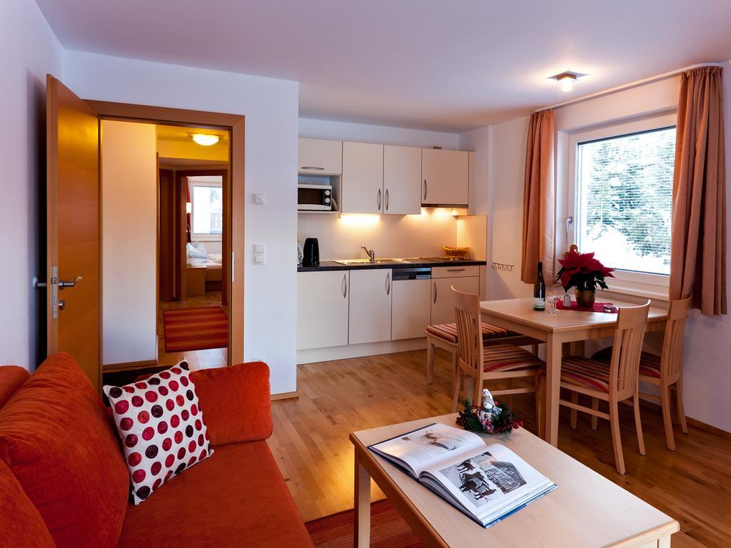 Haus Sebastian Apartment Lech am Arlberg Room photo