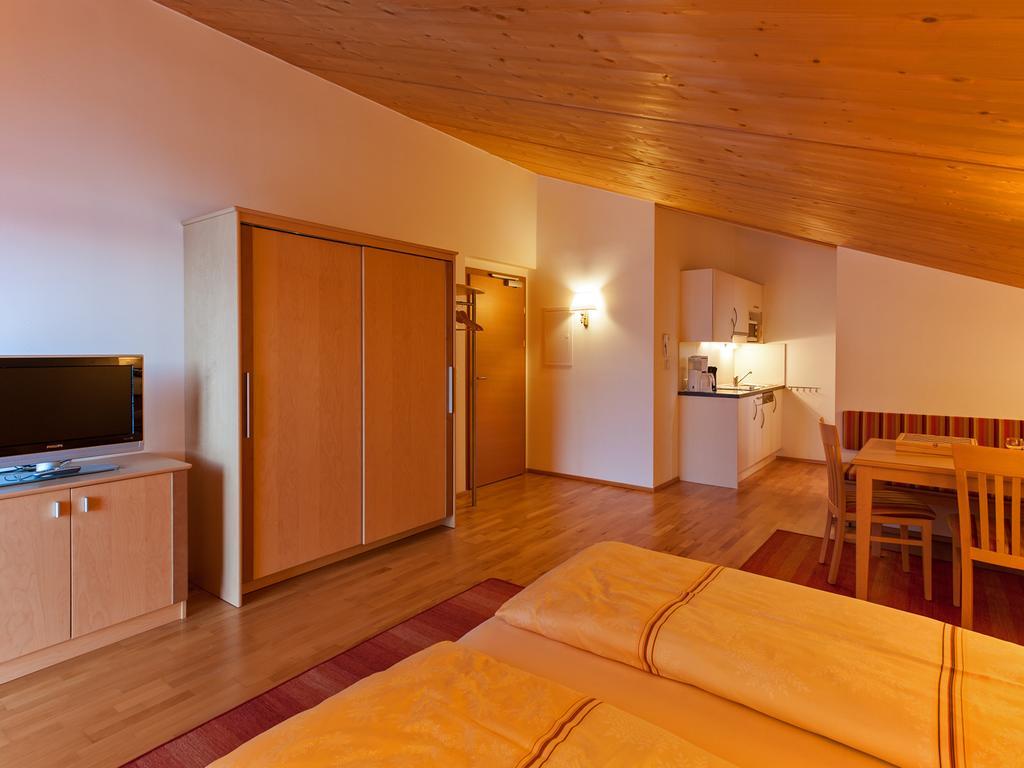 Haus Sebastian Apartment Lech am Arlberg Room photo